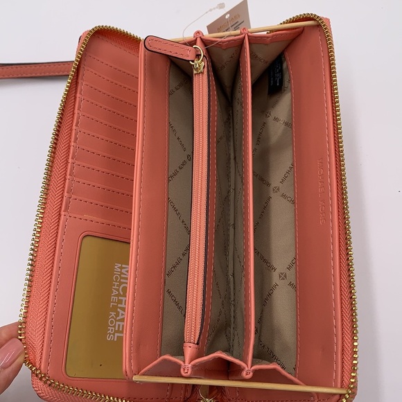 MICHAEL KORS LARGE TRAVEL CONTINENTAL WRISTLET WALLET SHERBERT COLOR - Picture 12 of 16